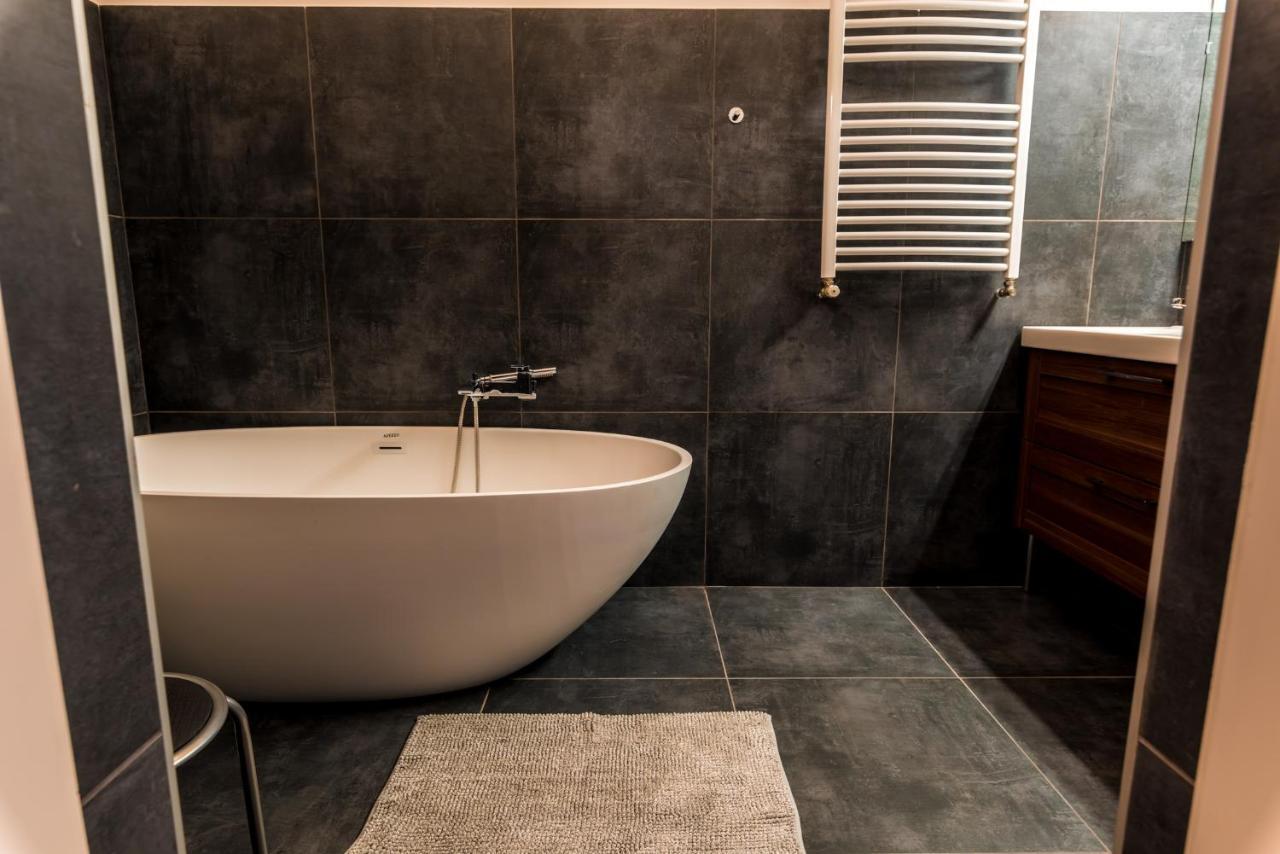 R38 - Artists Luxury Apartment