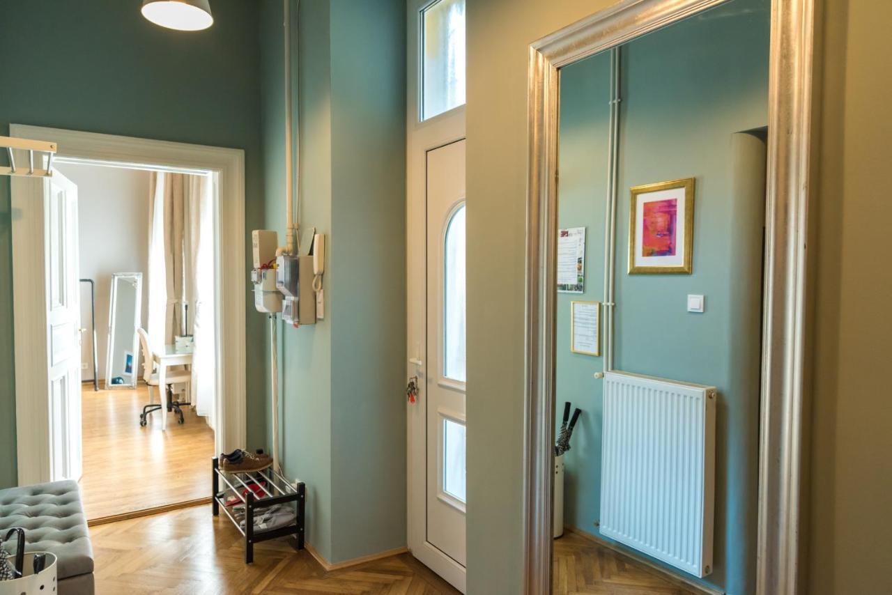 R38 - Artists Luxury Apartment